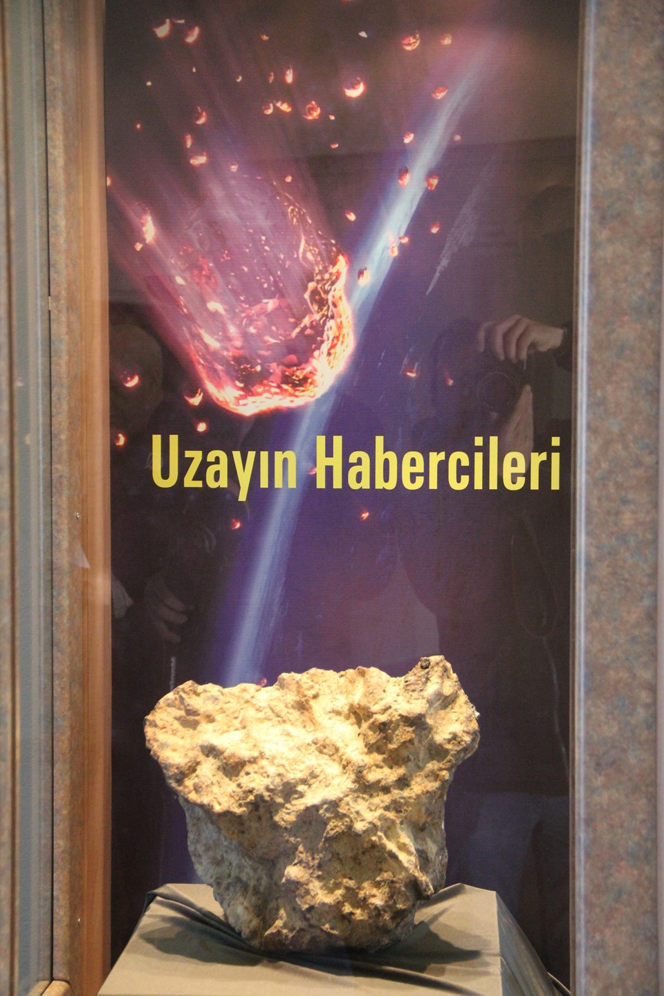 Türkiye'de bulunan en büyük üçüncü göktaşı satılıyor - Resim : 1