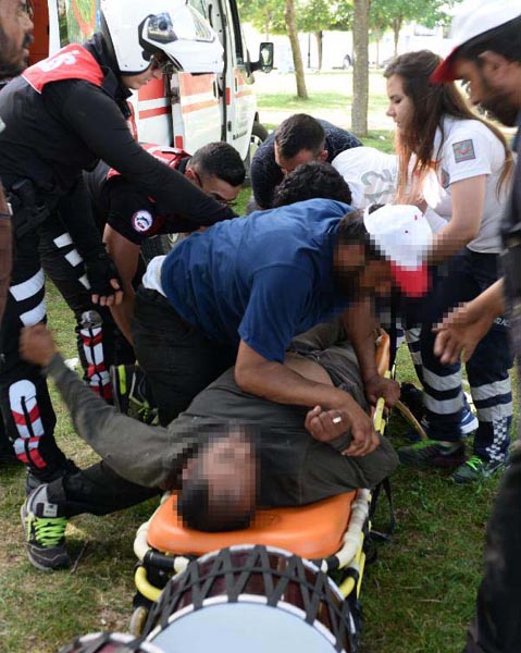 Arkadaşını öldürüyordu ! ''Ferdi kalk...'' - Resim : 2