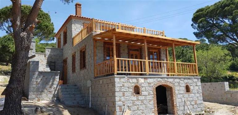 İlber Ortaylı köye yerleşti ! - Resim : 2