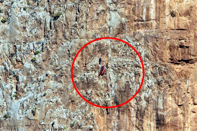 Korkunç olay ! Uçurumdan atladı ve... - Resim : 3