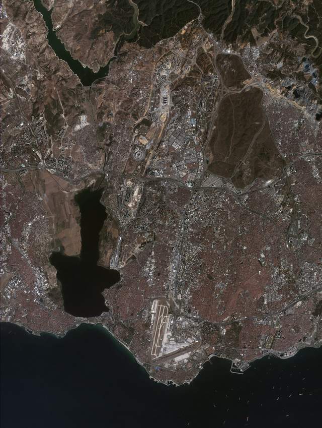 Yerli Göktürk-2 uydusu İstanbul'u uzaydan görüntüledi - Resim : 2