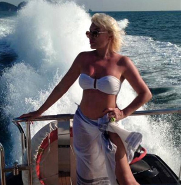 Ajda Pekkan'ın tatil pozu olay oldu - Resim : 1