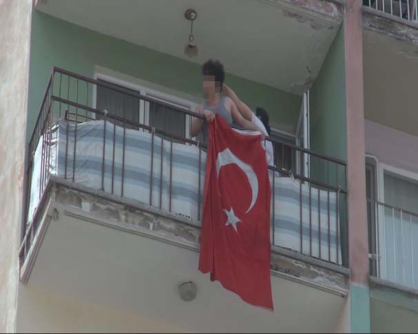 HDP'lilere tepki gösterince saçı çekildi ! - Resim : 3