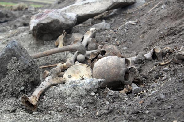 Ardahan'da insan kemikleri bulundu - Resim : 1