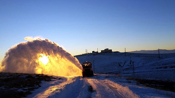 İran sınırında karla mücadele - Resim : 1