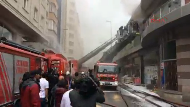 İstanbul'da yangın: Çok sayıda ekip sevk edildi  - Resim : 2