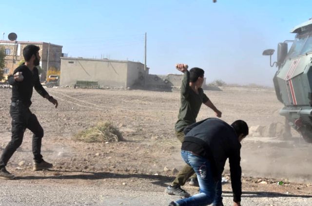 Suriye'de Türk askerine molotoflu saldırı ! - Resim : 2