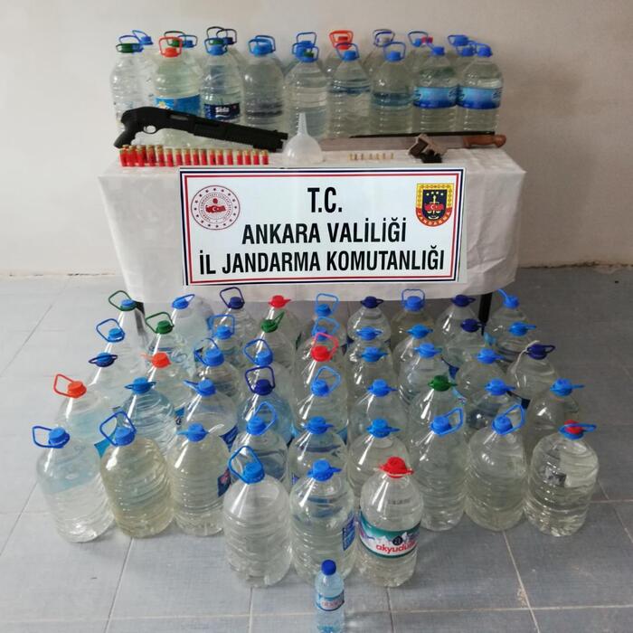 Ankara'da ''acı su'' parolası ile sahte içki satan şahıs tutuklandı - Resim : 1