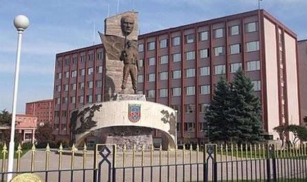 Jandarma ''Atatürk'' ve '' Türk bayrağı''nı kaldırdı - Resim : 2