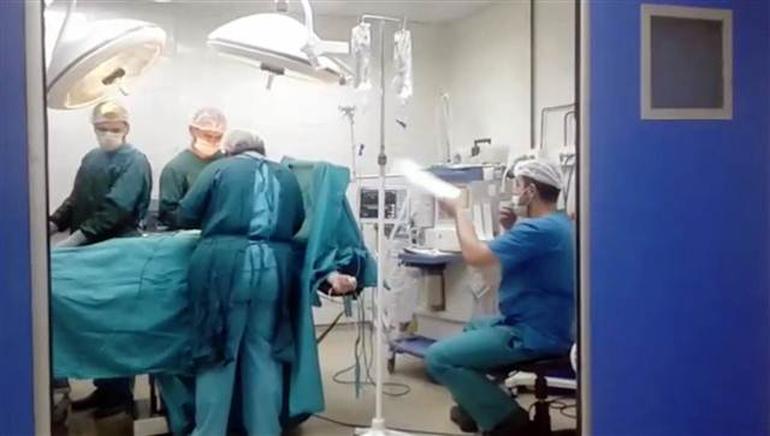 Hastanede klima bozulunca çareyi böyle buldular - Resim : 1