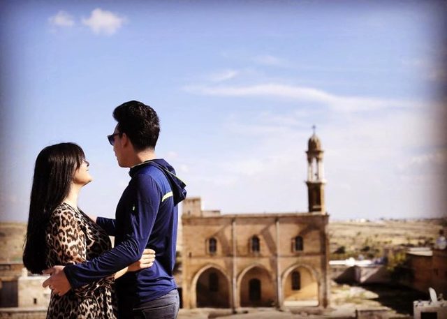 Fenomen gelin adayı Hanife'yi topa tuttular ! - Resim : 1