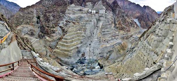 Türkiye'nin en yüksek barajında kazı çalışmaları bitti - Resim : 1
