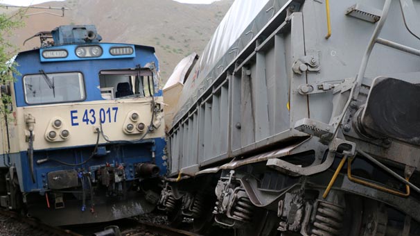 Malatya'da tren kazası ! Vagonlar raydan çıktı - Resim : 3