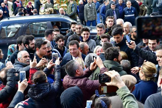 Erdoğan ve İmamoğlu cenaze namazında yan yana saf tuttu - Resim : 2