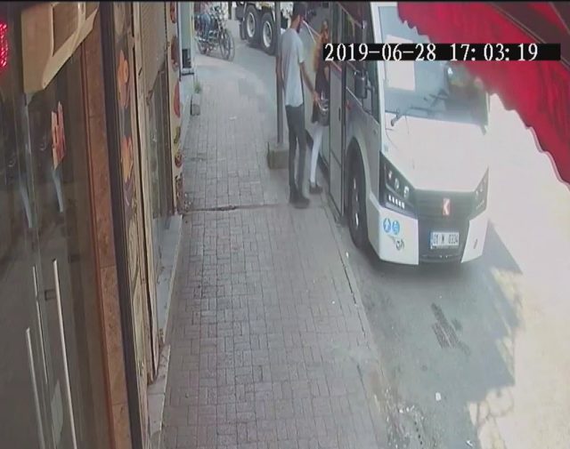Dolmuşta hırsızlık yaptı savunması pes dedirtti ! - Resim : 1
