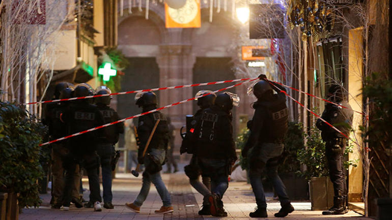Fransa'da silahlı saldırı: 3 ölü, 12 yaralı - Resim : 1