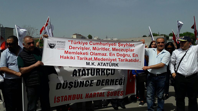 Atatürk'e hakarete büyük protesto ile cevap  - Resim : 4