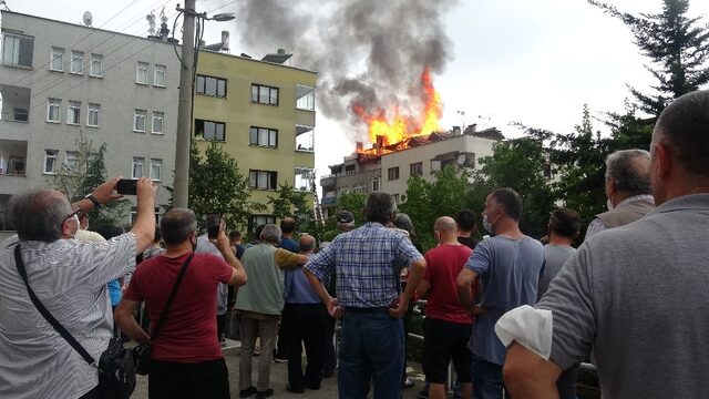 Trabzon'da yangın! Film izler gibi izlediler - Resim : 1