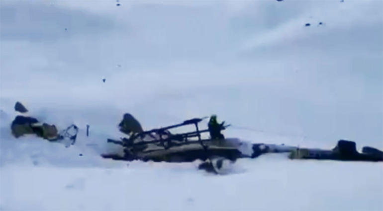 Uçak helikopter ile çarpıştı - Resim : 1
