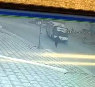 Burası Ankara: Şoför freni boşalan otobüsün peşinden böyle koştu - Resim : 1