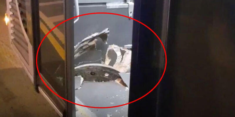 İstanbul'da akılalmaz olay! Rögar kapağı metrobüse saplandı - Resim : 1
