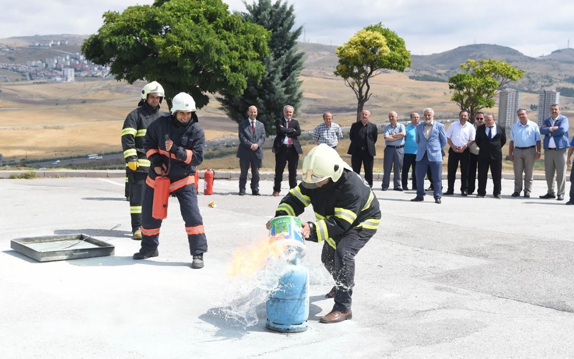 Ankara İtfaiyesi'nden din görevlilerine yangın eğitimi - Resim : 1