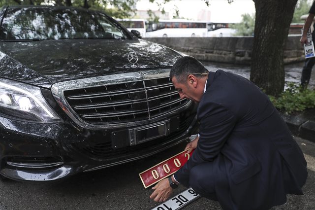 Başbakan Binali Yıldırım makam aracını son kez kullandı - Resim : 1