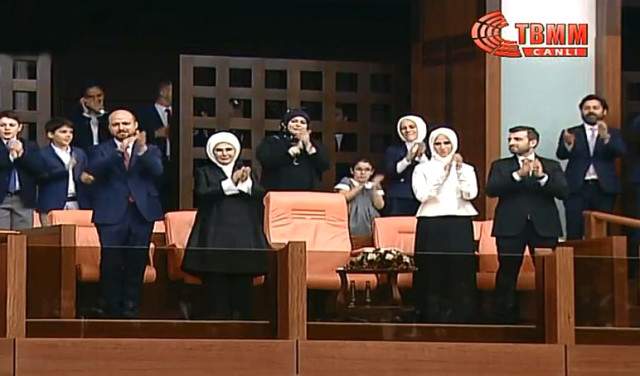 Erdoğan mazbatasını alıp yemin etti: ''Bana artık Başkan diyebilirsiniz'' - Resim : 1