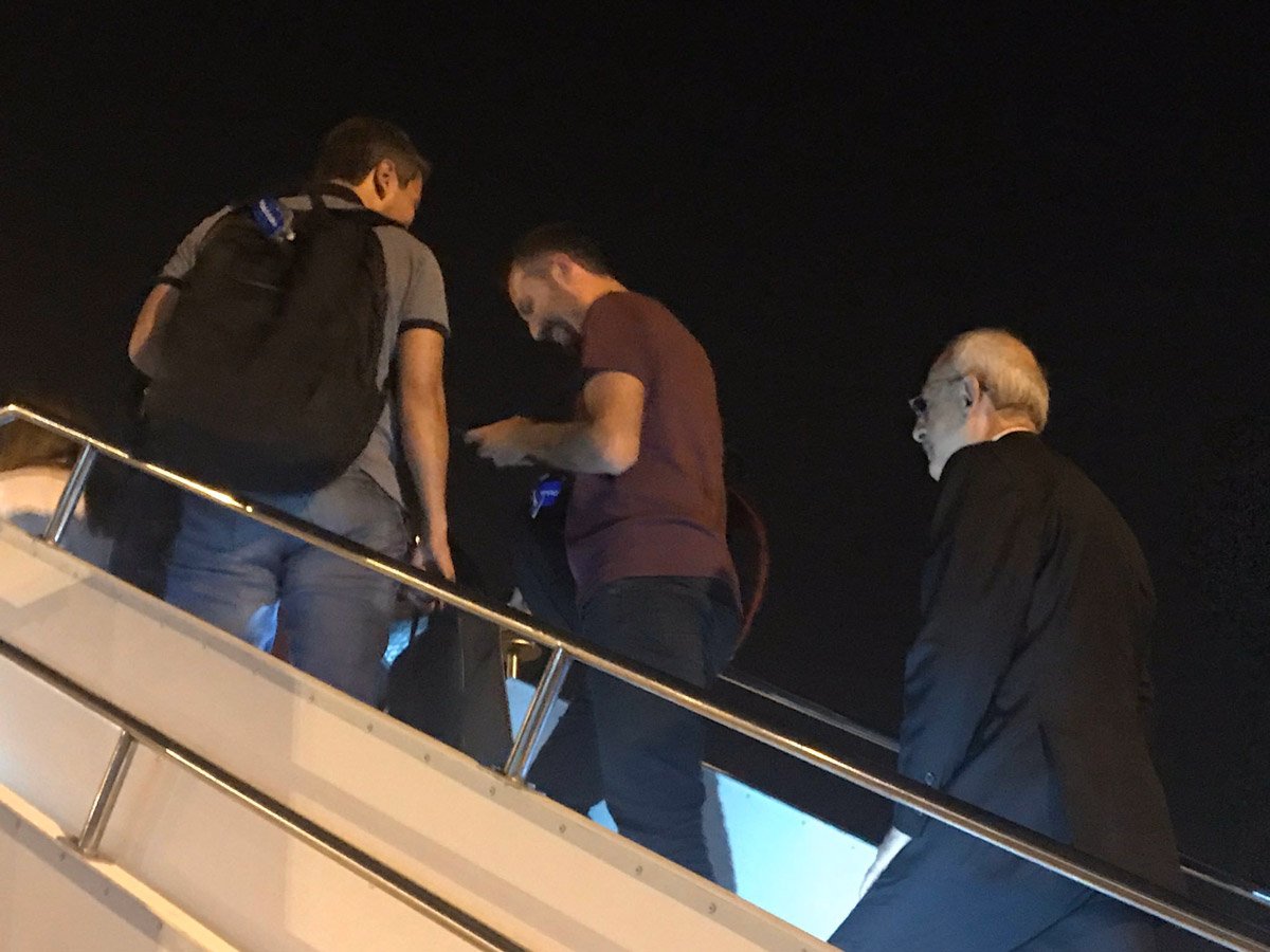 Kılıçdaroğlu vatandaşlarla sıra bekledi, sosyal medya yıkıldı ! - Resim : 1