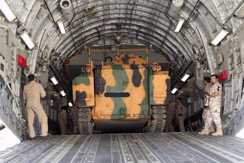 TSK, Katar'a asker ve zırhlı araç sevkiyatı yaptı - Resim : 2