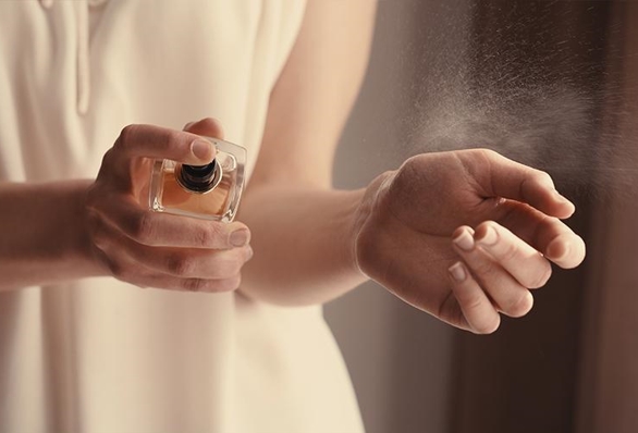 Kış mevsimine uygun kalıcı kadın parfümleri - Resim : 1