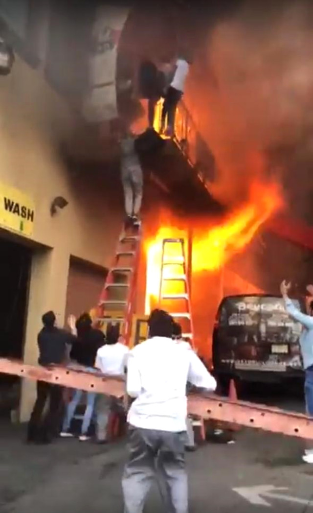 ABD'de Türk restoranında yangın ! Balkondan atladılar - Resim : 2