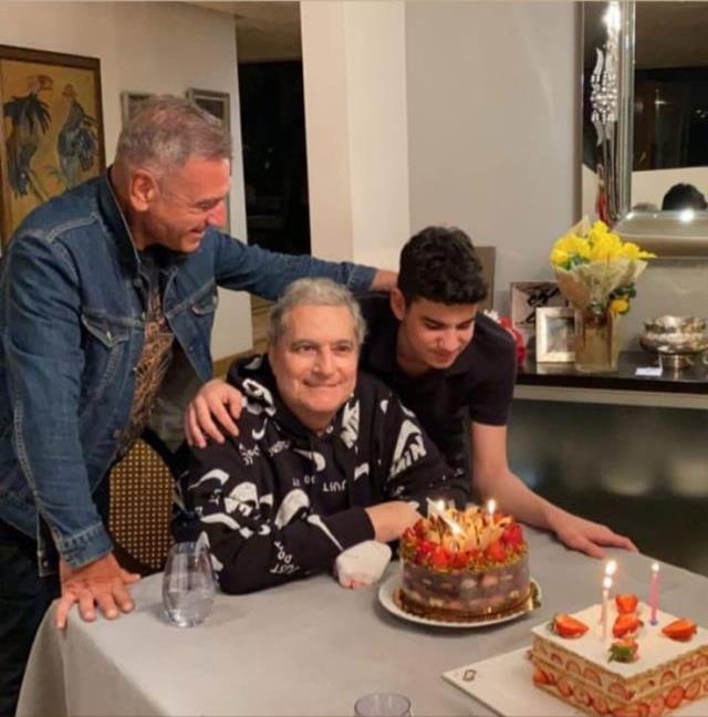 Mehmet Ali Erbil eski eşleriyle doğum gününü kutladı - Resim : 1