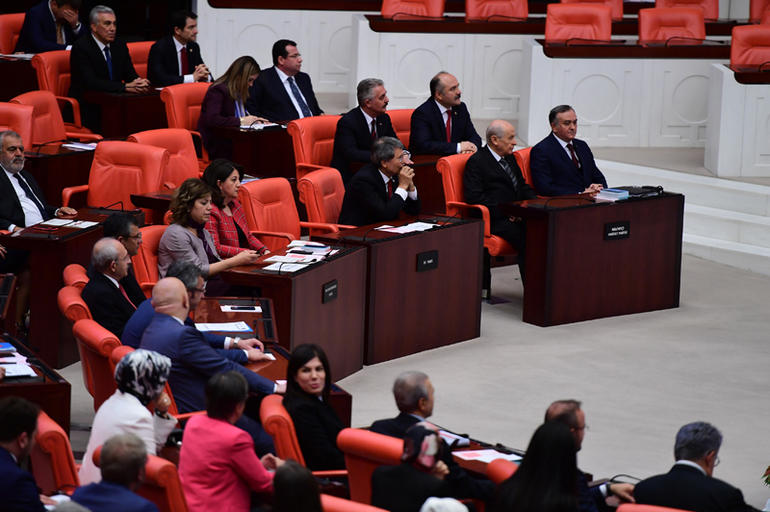 Meclis'te MHP ile İYİ Parti arasında ilk kriz - Resim : 1