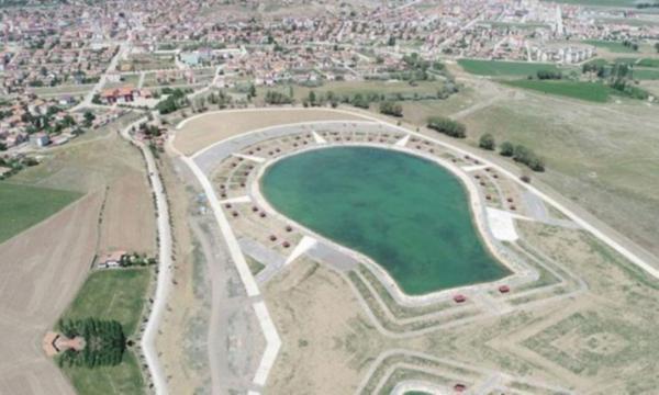 Şarkışla Belediyesi AK Parti amblemi şeklinde havuzy aptı - Resim : 1