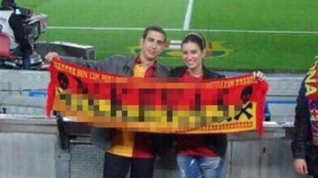 Küfürlü Galatasaray atkısı sonu oldu - Resim : 1