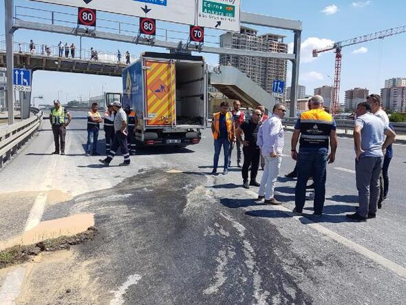 D-100 Karayolu Ankara yönü trafiğe kapatıldı - Resim : 1