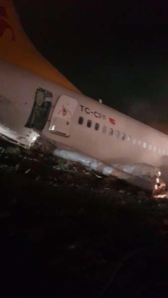 Trabzon'da uçak pistten çıktı - Resim : 3