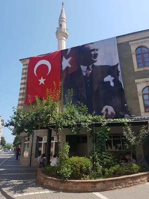 Atatürk posteriyle ilgili bomba iddia ! - Resim : 1