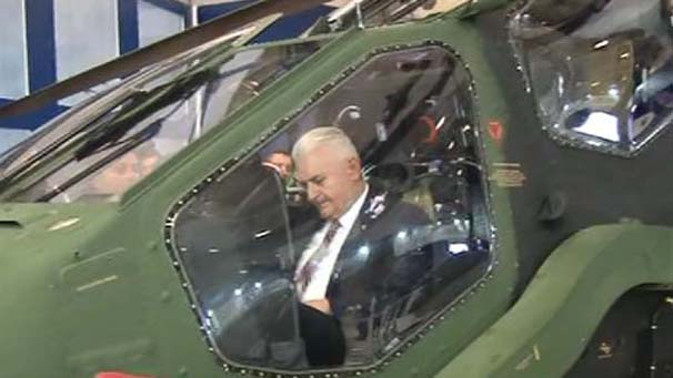 Başbakan Yıldırım ''ATAK'' pilot koltuğunda - Resim : 1