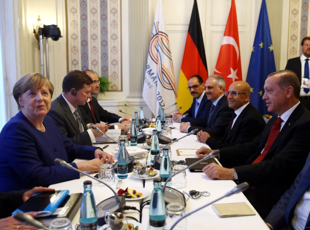Erdoğan'dan Merkel ile kritik görüşme - Resim : 1