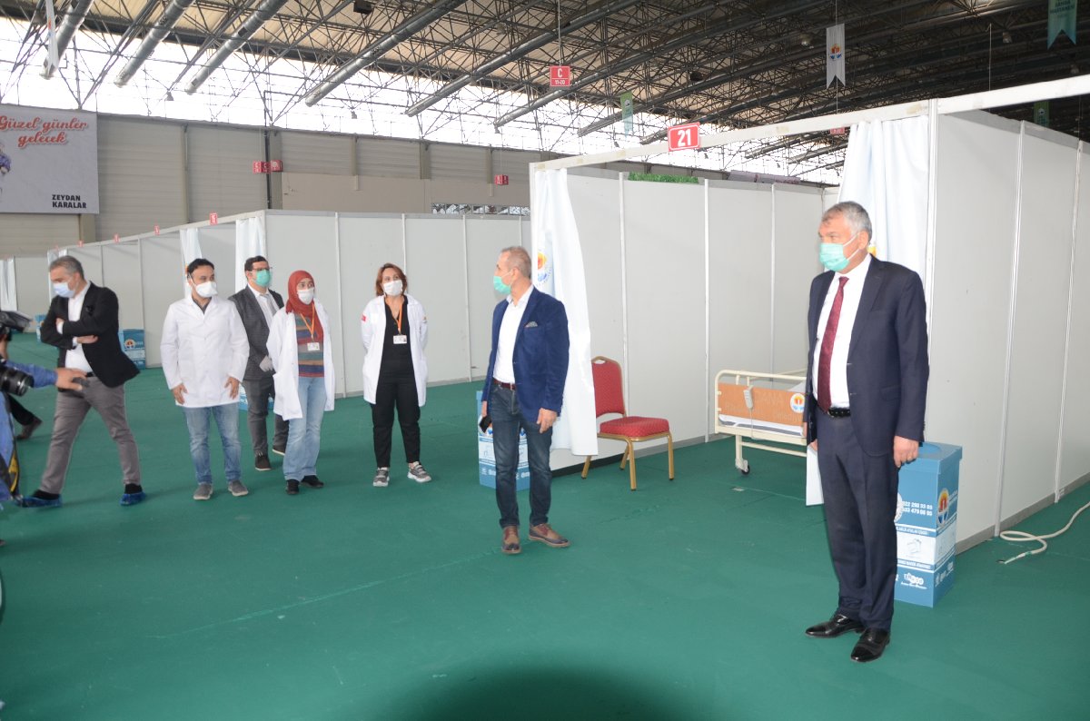 Başkan Zeydan Karalar Sahra hastanelerini gösterdi - Resim : 1