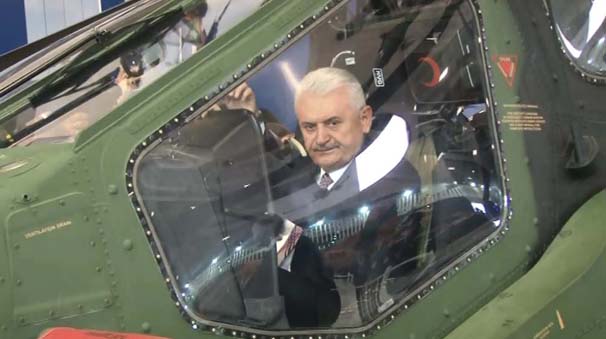Başbakan Yıldırım ''ATAK'' pilot koltuğunda - Resim : 2