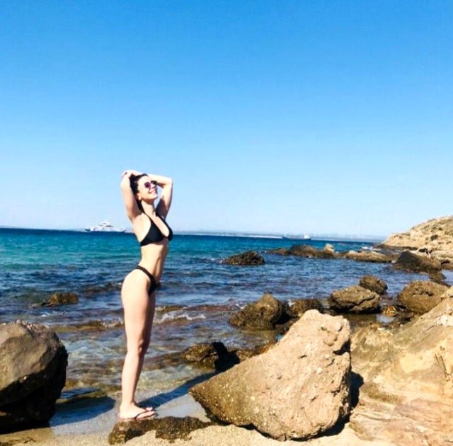 Merve Boloğur'dan bikinili paylaşım - Resim : 1