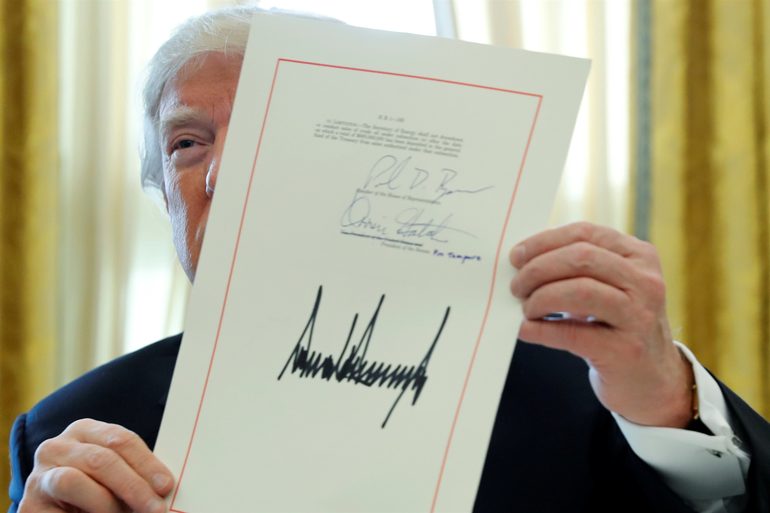 Trump'tan 1.5 trilyon dolarlık imza ! - Resim : 1