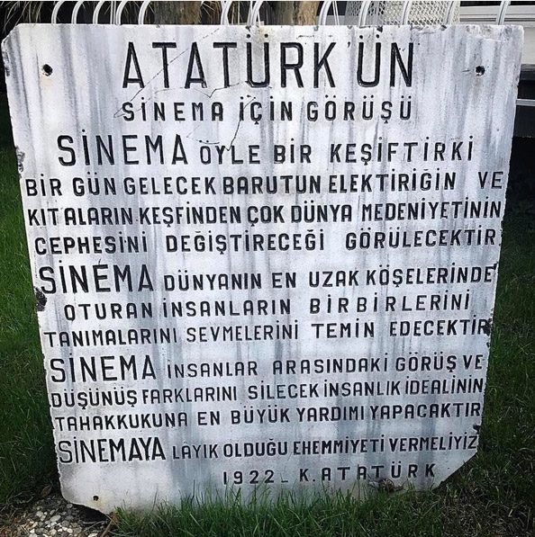 Cem Yılmaz’dan ‘Atatürk’lü paylaşım - Resim : 1
