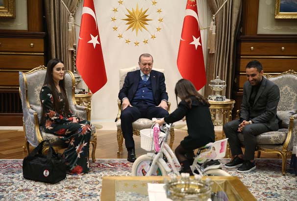 Cumhurbaşkanı Erdoğan minik Irmak Ayşe ile görüştü - Resim : 1