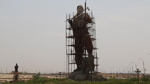Irak'ta Peşmerge heykeli krizi ! - Resim : 1