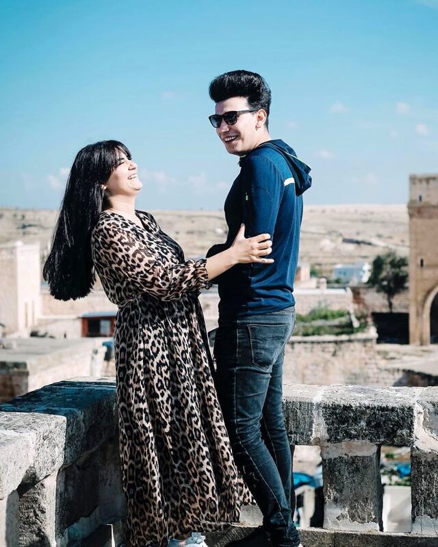 Fenomen gelin adayı Hanife'yi topa tuttular ! - Resim : 2