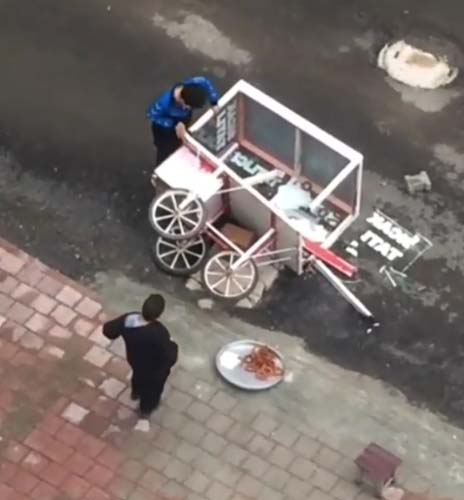 Adana'da insanlık ölmemiş dedirten olay - Resim : 1